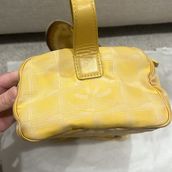 Chanel travel line make up bag - Picture 6 of 7